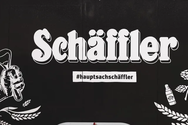 Schäffler-Schriftzug auf schwarzem Hintergrund.
